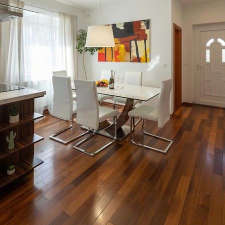 Lumaja Luxury Apartman Biograd Na Moru Exterior photo