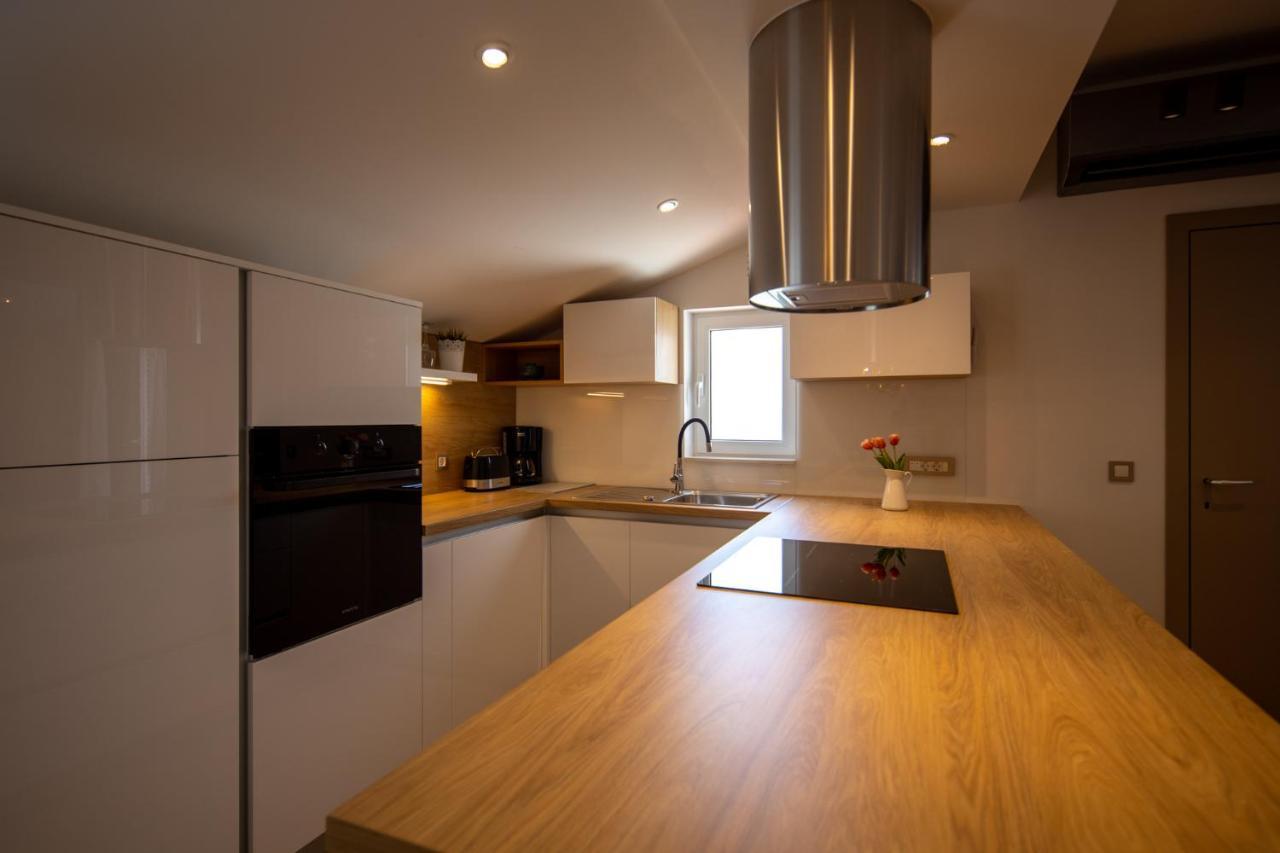 Lumaja Luxury Apartman Biograd Na Moru Exterior photo